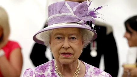 A MURIT NELSON MANDELA. Regina Elizabeth a II-a, 