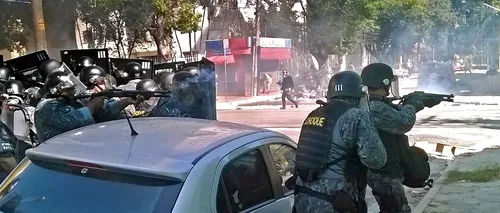 CUPA MONDIALĂ 2014: Poliția a folosit gaze lacrimogene împotriva protestatarilor care denunță organizarea CM 2014. FOTO și VIDEO