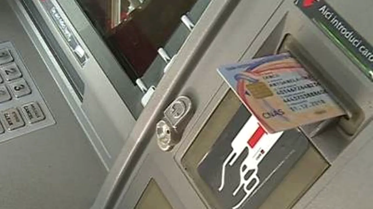Peste 50 de carduri de sănătate declarate pierdute în ultimele zile la Vaslui. Mulți asigurați susțin că le-au rămas în bancomate
