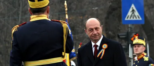 Băsescu i-a ignorat pe Ponta și Antonescu la paradă