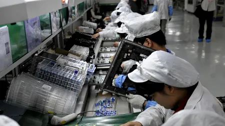 GREVA care LOVEȘTE DUR producția de iPhone 5. 