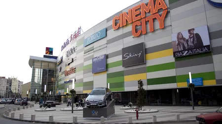 Centrul comercial din Arad unde au avut loc două incendii a fost redeschis