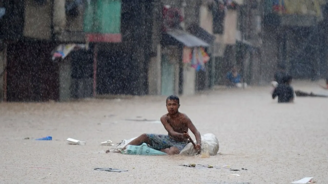 INUNDAȚII ÎN FILIPINE. Două milioane de sinistrați așteaptă un ajutor