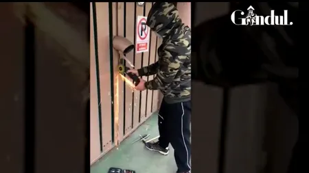 GÂNDUL LIVE. Dispozitive artizanale „pizza-slide”, identificate în cazul spărgătorului de bancomate