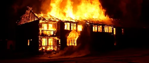 Un bărbat din Botoșani și-a dat foc la casă, după ce logodnica l-a părăsit înainte de Crăciun