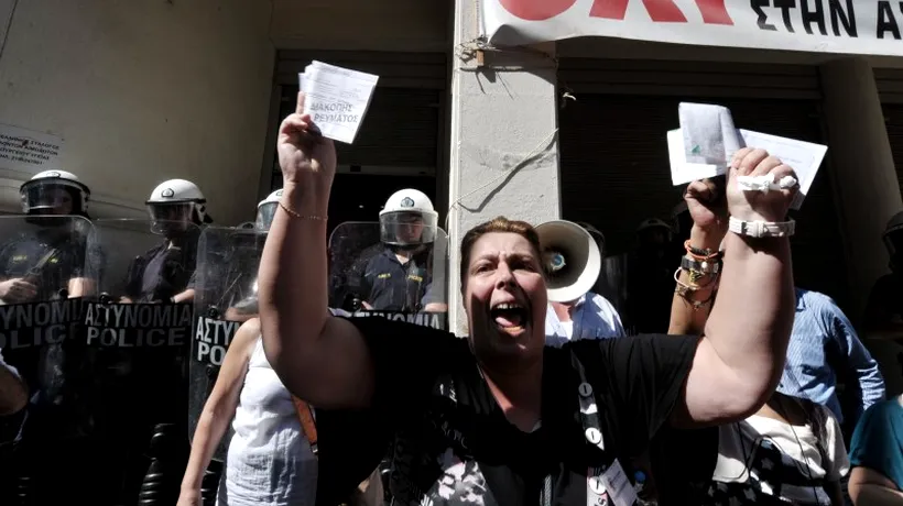 Câți greci rămân lunar fără curent electric pentru că nu își pot plăti facturile