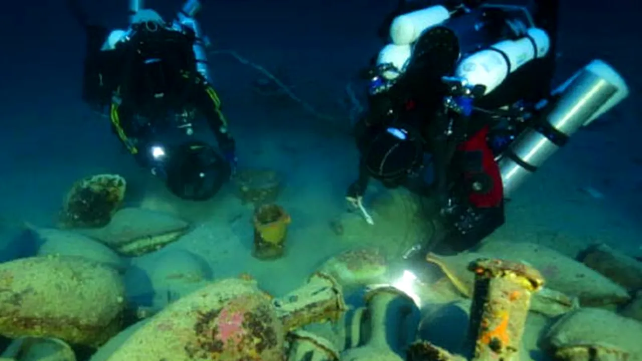 Artefacte de pe epava unei nave romane, recuperate în Marea Mediterană. Secretele de pe „Panarea III