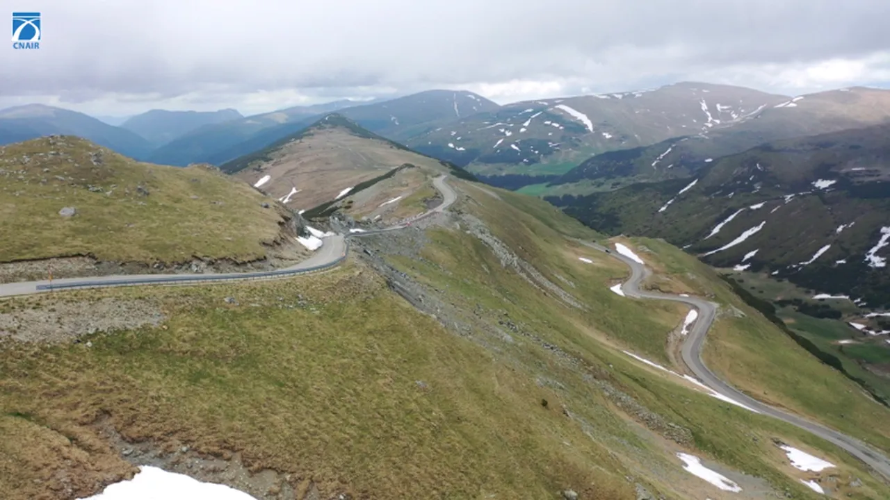 Circulația rutieră pe Transalpina se închide temporar, între Rânca și Obârșia Lotrului, din cauza vremii