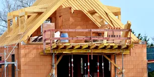 Elena din Iași a muncit 20 de ani în Spania pentru a construi o CASĂ în România. Ce a descoperit când s-a întors în țară