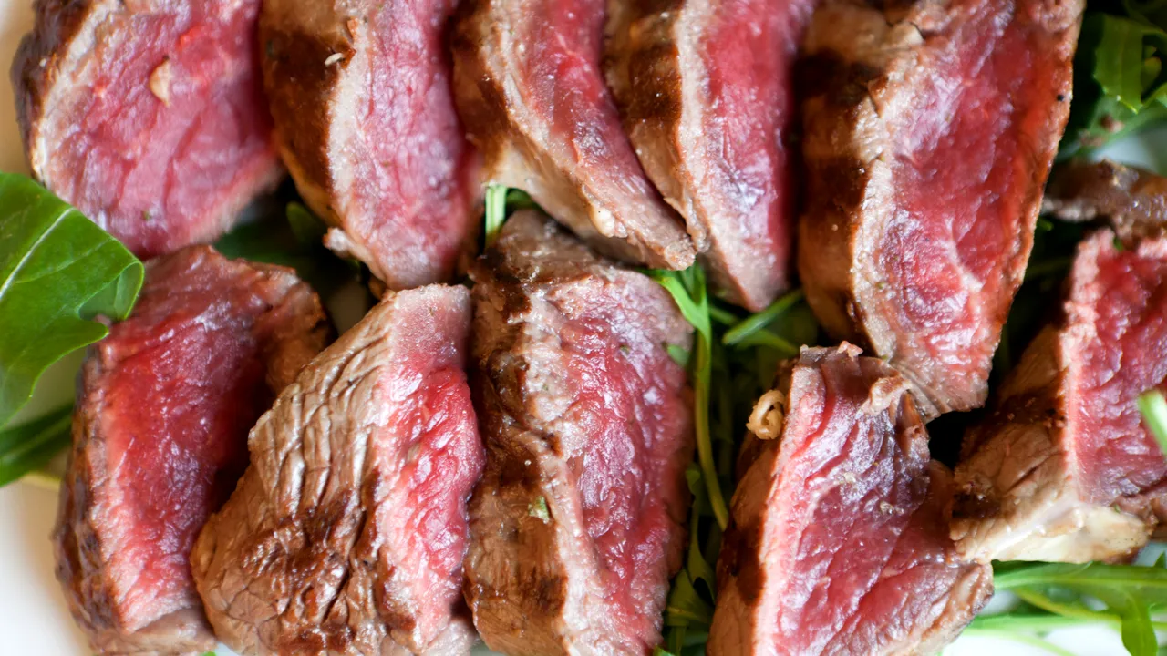 CARNEA DE VITĂ, aliatul organismului în combaterea ANEMIEI