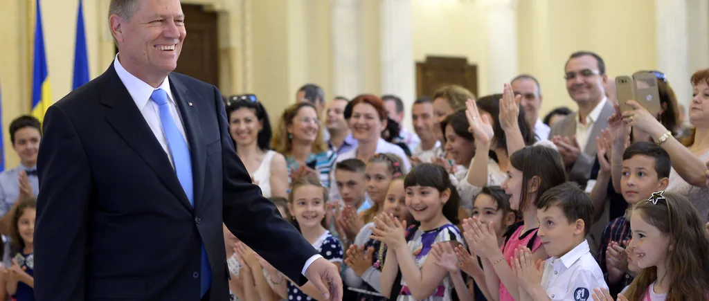 Președintele Iohannis a promulgat dublarea alocației pentru copii de 1 iunie