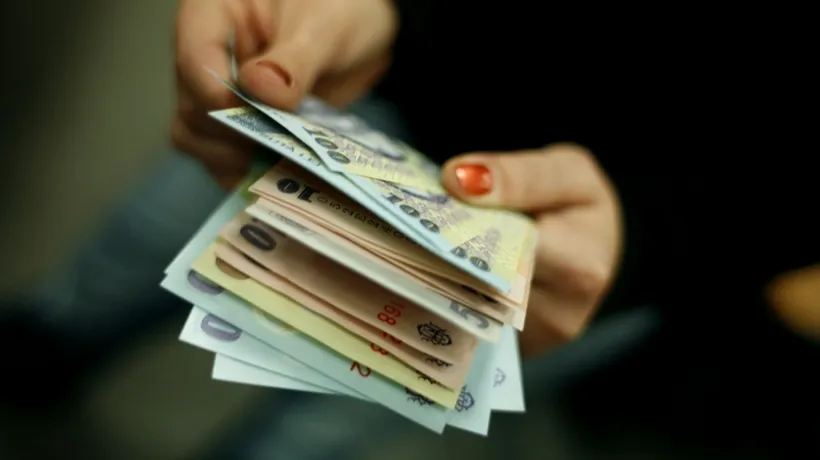 Eurobarometru: România are procent mare de angajați plătiți la plic