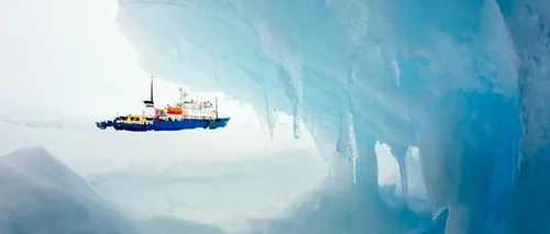 Vremea rea împiedică operațiunile de salvare a unei nave rusești blocate în ghețurile Antarcticii