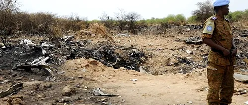 Cutiile negre ale avionului Air Algerie prăbușit în Mali au ajuns în Franța. Una dintre ele, grav avariată