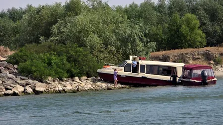 Bărbatul care conducea ambarcațiunea izbită de un mal la Sulina era BĂUT. În urma accidentului naval, doi adulți și doi copii au fost răniți