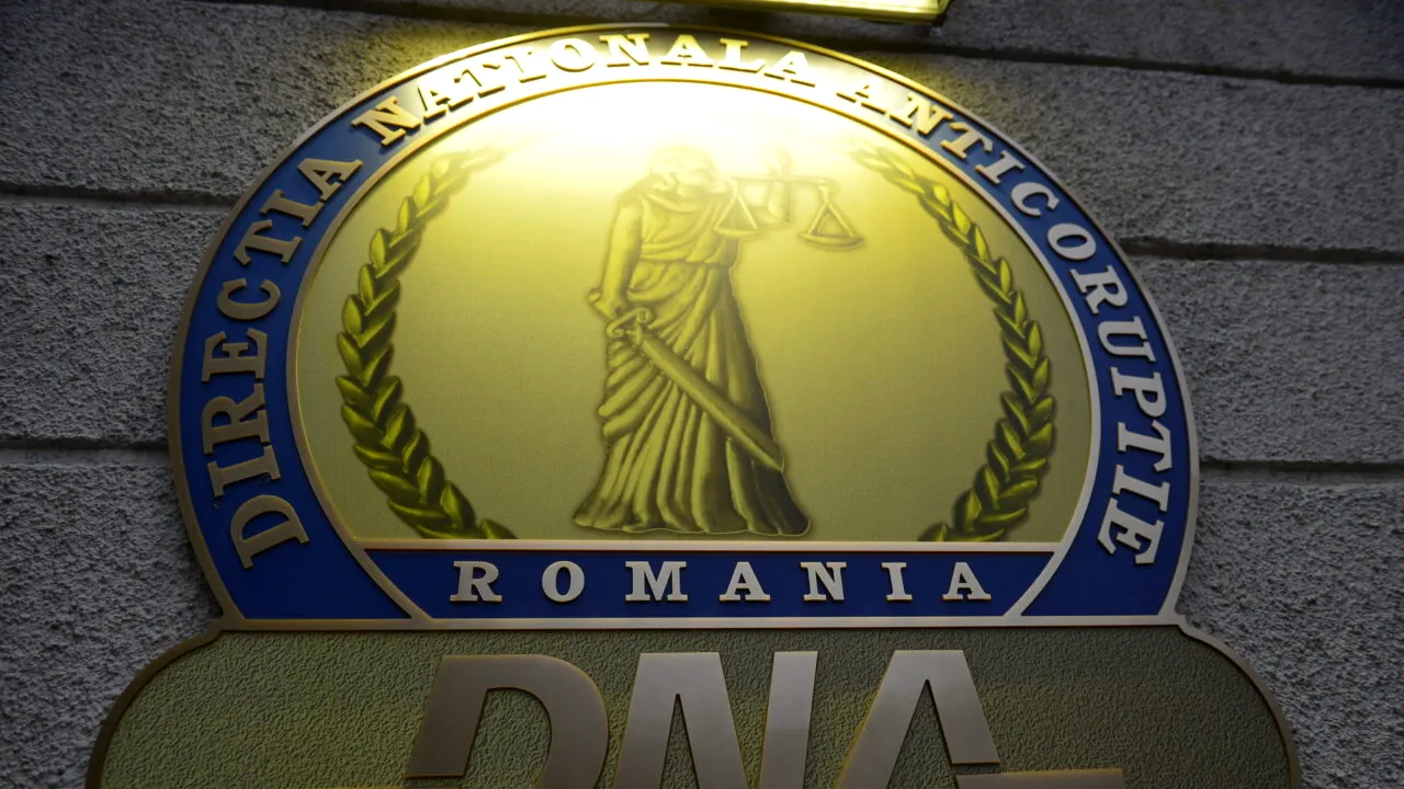 Primărița unei comune din Teleorman, pusă sub control judiciar de DNA. Sume uriașe de bani găsite la domiciliul edilului
