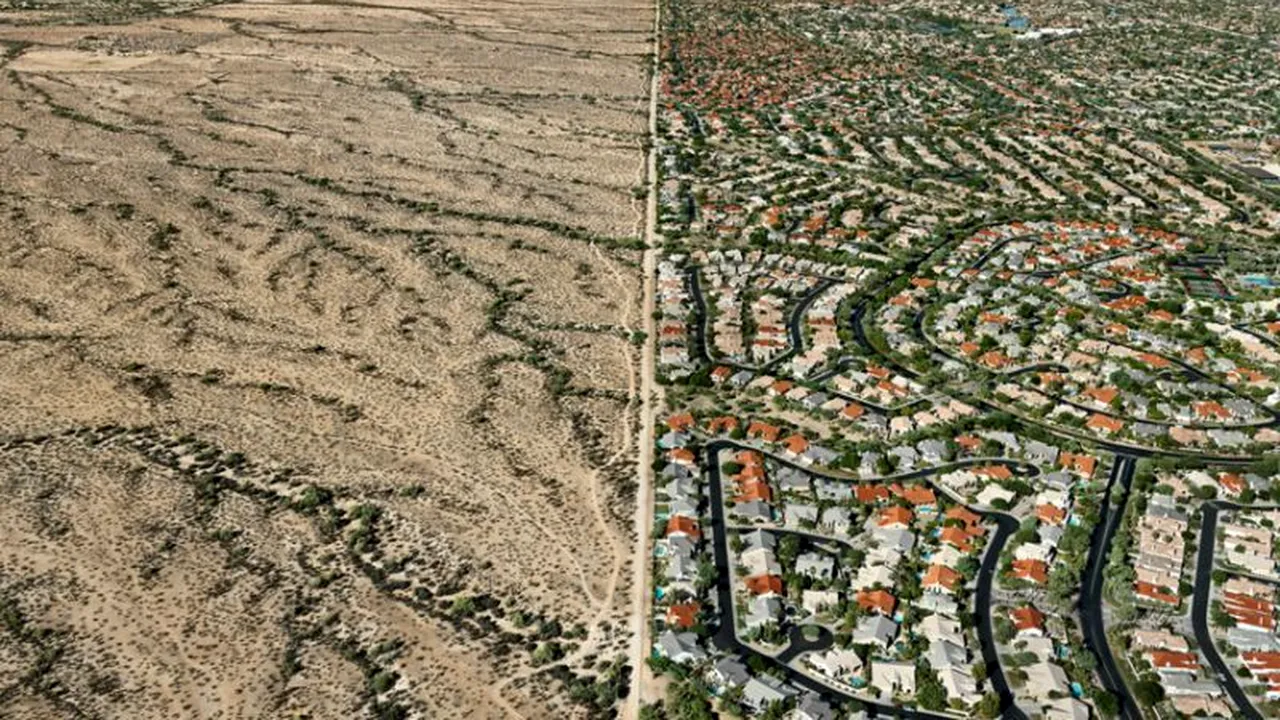 GALERIE FOTO. Impactul supraaglomerării planetei asupra mediului, prin ochii unui fotograf