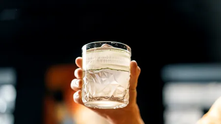 Ingredientul pe care trebuie să-l pui în apa pe care o bei dimineața. Efectele sunt uimitoare