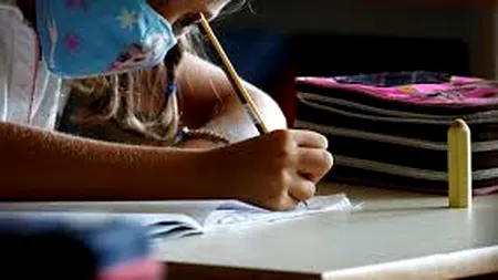 Strategia de digitalizare  a educației din România:  În programa școlară din clasele I-IV să fie introduse competențele digitale | Tinerii din România, pe ultimul loc în UE