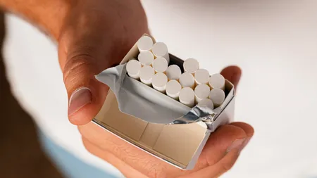 Ce rol are folia de aluminiu din interiorul unui pachet de țigări, de fapt. Majoritatea fumătorilor o aruncă la gunoi