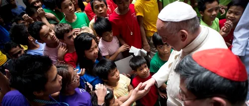 Reacția Papei după ce a fost criticat pentru comentariul despre „bunii catolici care nu trebuie să procreeze „ca iepurii