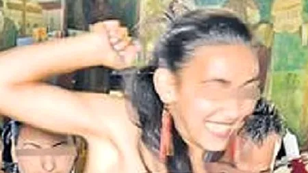 Imagine inedită într-o biserică din România: o adolescentă de etnie rromă primește botezul