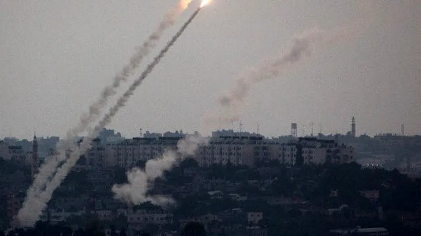 Atacată cu rachete, armata Israelului a bombardat poziții militare din Fâșia Gaza