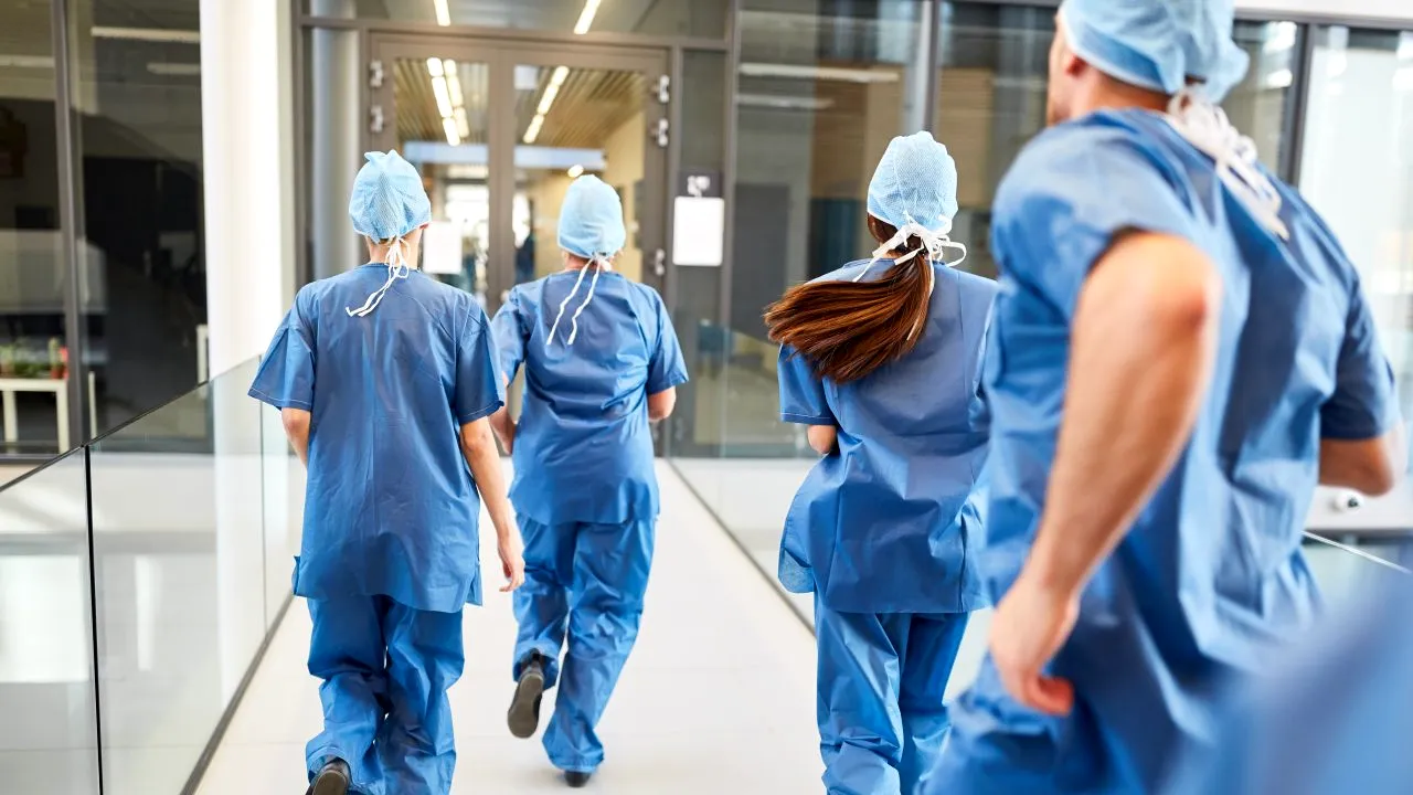 Secretar de stat: Putem crește oricât numărul de paturi la ATI, resursa umană e deficitară