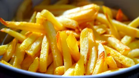Analiză: Românii se dau în vânt după cartofii congelați din import. În Patria Cartofului sunt doar două fabrici de procesare
