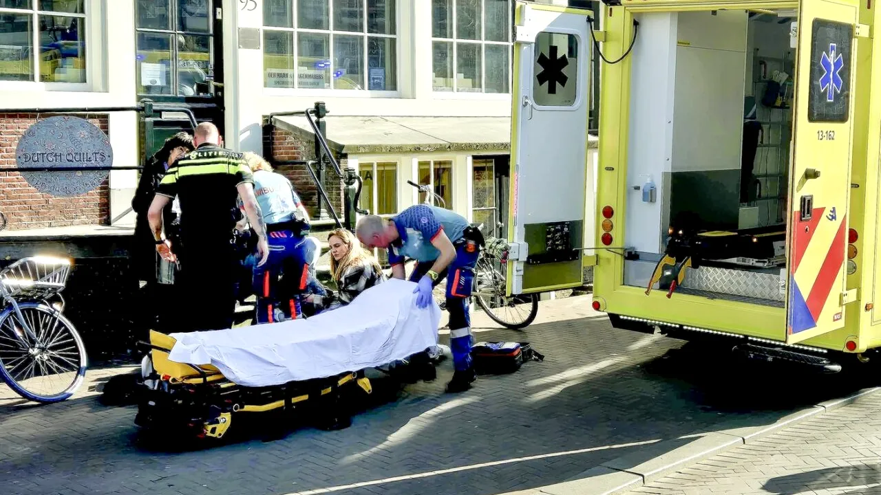 Cel puțin cinci persoane au fost RĂNITE prin înjunghiere la Amsterdam. Un suspect a fost arestat