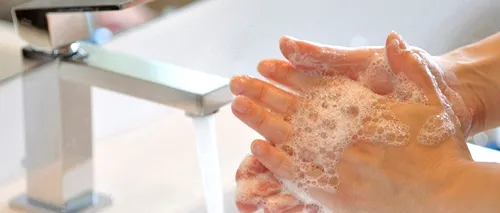 Cât de important este să ne spălăm pe mâini după ce am fost la baie. Clipul care ne arată cât de repede să împrăștie microbii