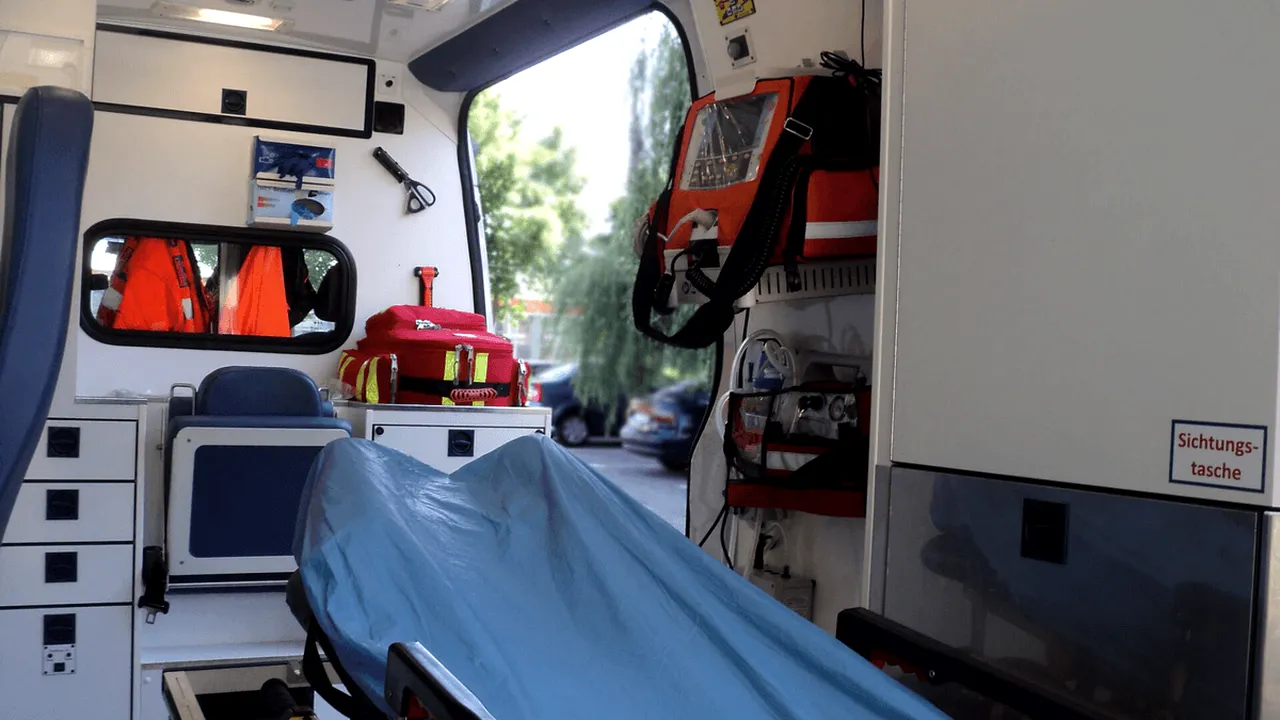 Patru persoane, între care două fetițe, în stare gravă la spital după ce s-au INTOXICAT cu o soluţie antiparazitară pentru animale