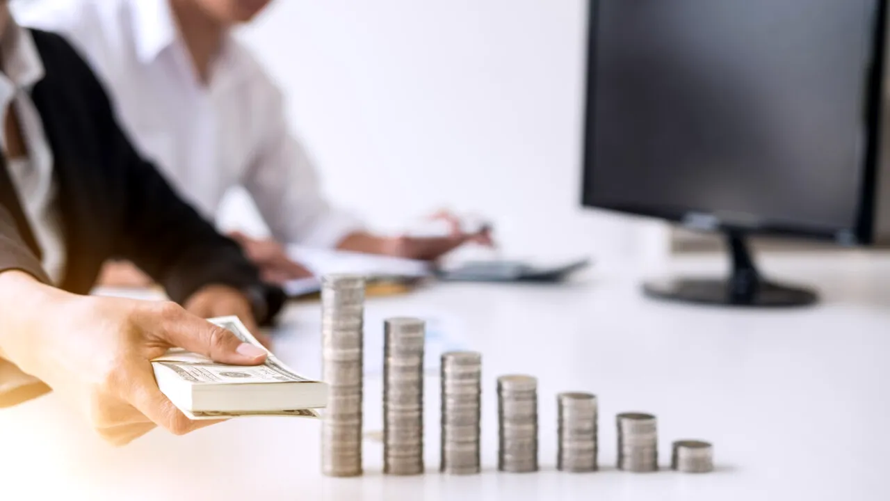 Afacerea de peste un milion de dolari anual, cu care un tânăr de 23 ani a dat lovitura. A investit în ea doar 23 de dolari, pe când avea 16 ani