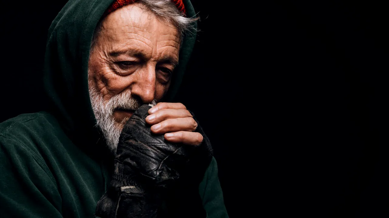 Au invitat un bărbat în casa lor de Crăciun și a rămas în familia lor timp de 45 de ani