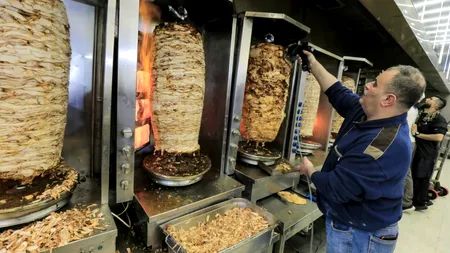 Glovo: Românii, cei mai mari consumatori de ȘAORMA. Cât a costat cea mai scumpă comandă cu kebab de anul trecut