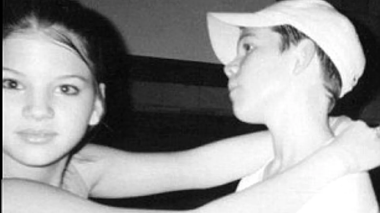 Ce s-a întâmplat cu cei doi tineri, 10 ani mai târziu. Imaginea devenită viral la scurt timp de la publicare