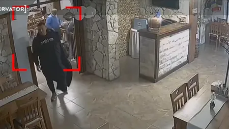 Patronul unui restaurant din Satu Mare a postat pe Facebook imagini cu trei clienți care au furat solnițele de pe masă