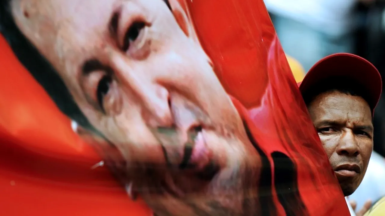 A murit Hugo Chavez. Lunga și tumultuoasa carieră politică a președintelui venezuelean