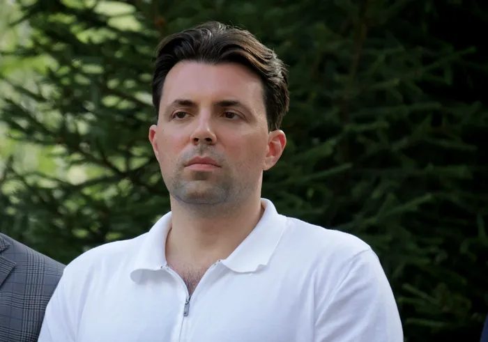 Corup&#539;ie la Kiev, &icirc;n vreme de r&#259;zboi. &Icirc;n scandalul &bdquo;ENERGOATOM&rdquo;, apropia&#539;ii lui Zelenski &#537;i-au tras &bdquo;partea leului&rdquo; &ndash; peste 100 de milioane dolari. Cum func&#539;iona schema coordonat&#259; de Timur Mindich, veriga de leg&#259;tur&#259; &icirc;ntre pre&#537;edintele ucrainean &#537;i oligarhul Kolomoiski, finan&#539;atorul campaniei preziden&#539;iale