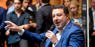 <span style='background-color: #1e73be; color: #fff; ' class='highlight text-uppercase'>EXTERNE</span> Matteo Salvini propune ca Italia să reintroducă ARMATA OBLIGATORIE. Ce spun ceilalți politicieni italieni