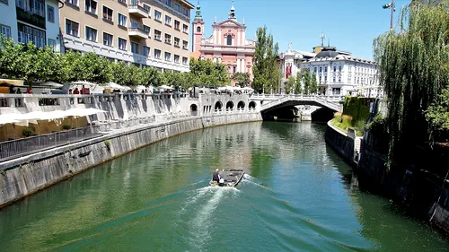 SLOVENIA introduce noi reguli pentru turiştii care au rezervări în această țară