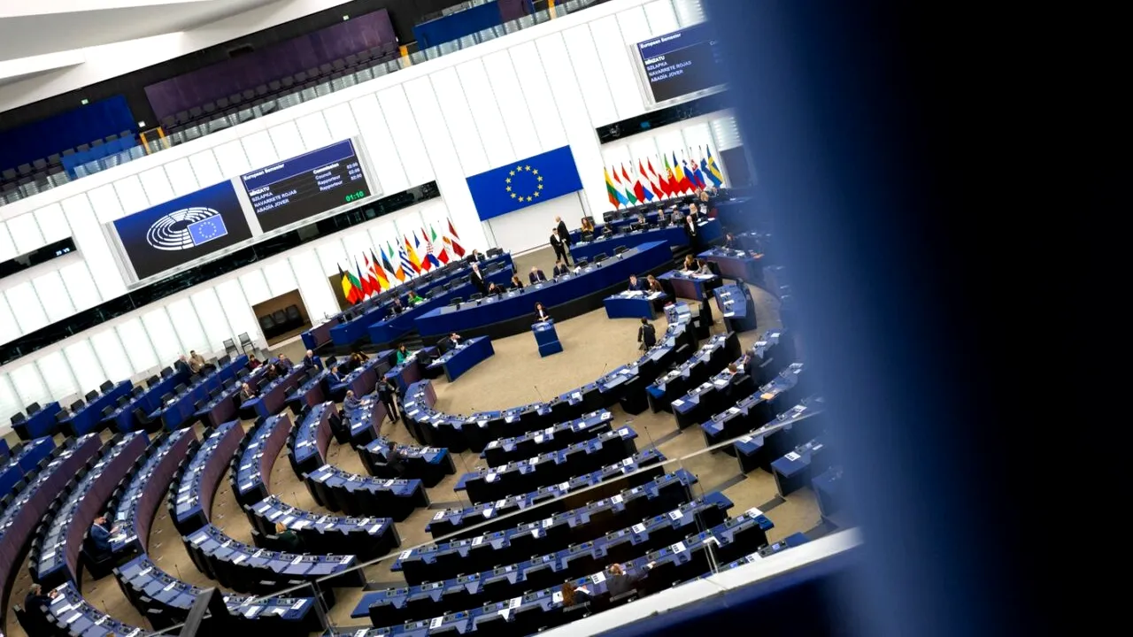 Mai multe arestări efectuate de procurorii belgieni într-un caz de CORUPȚIE în Parlamentul European. Huawei ar fi implicată