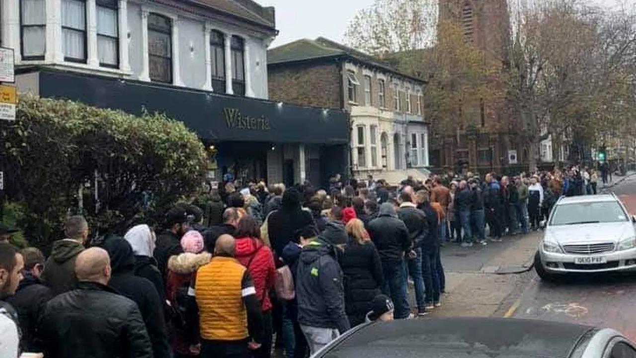 Cozi la unele secții de votare din Londra. Recomandarea Ambasadei României