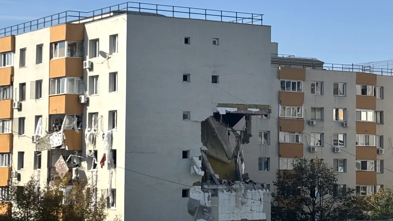 Locatarii de la blocurile distruse de explozia din Rahova sunt revoltați. „Am primit facturi, deși nu mai locuim acolo”