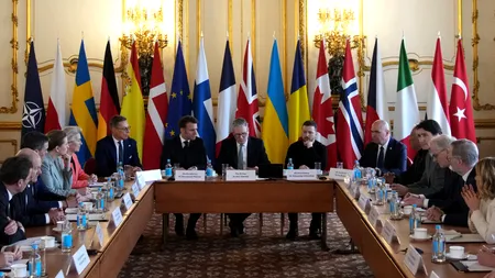 Volodimir Zelenski s-a întâlnit la Londra cu liderii europeni. Ilie Bolojan, așezat chiar lângă el