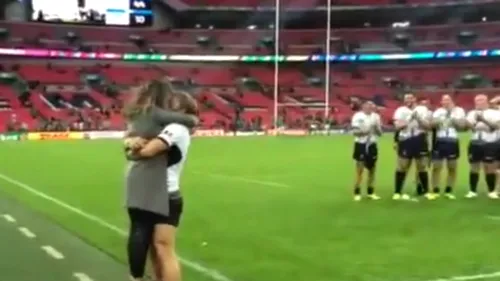 Moment emoționant la finalul meciului de rugby România-Irlanda. Ce a făcut un jucător chiar pe gazonul de pe Wembley
