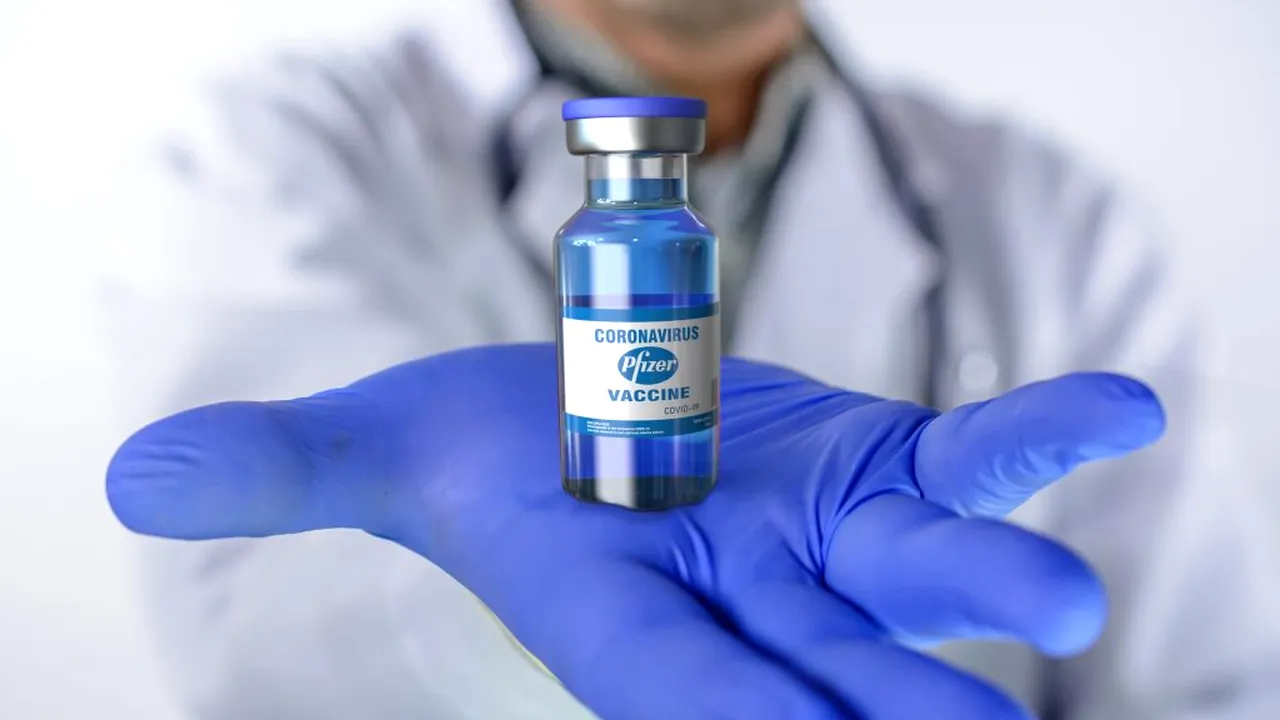 Agenția Europeană pentru Medicamente anunță noi condiții pentru vaccinul anti-COVID-19 dezvoltat de Pfizer & BioNTech: Șase persoane pot fi vaccinate cu serul dintr-o singură fiolă! Ce trebuie făcut cu serul rămas