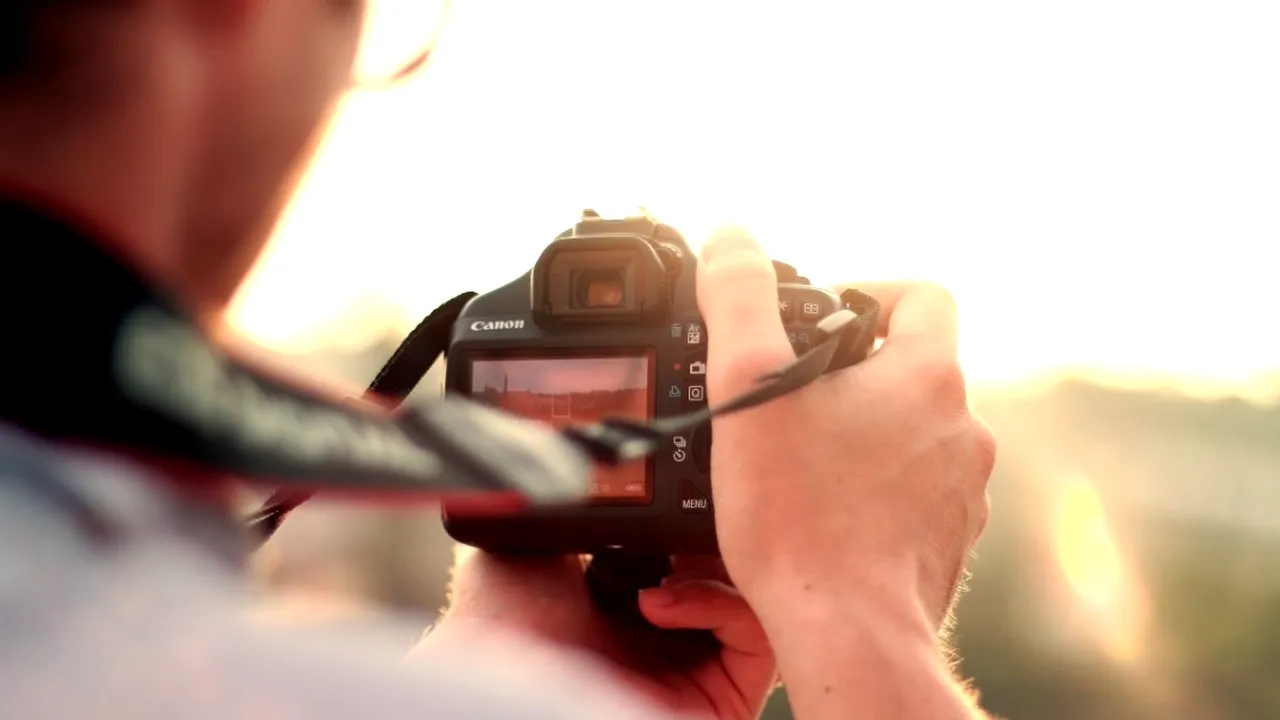 A găsit poze fără ECHIVOC cu soţul şi amanta în peretele pivniţei. Cum s-a răzbunat femeia pe soț postmortem