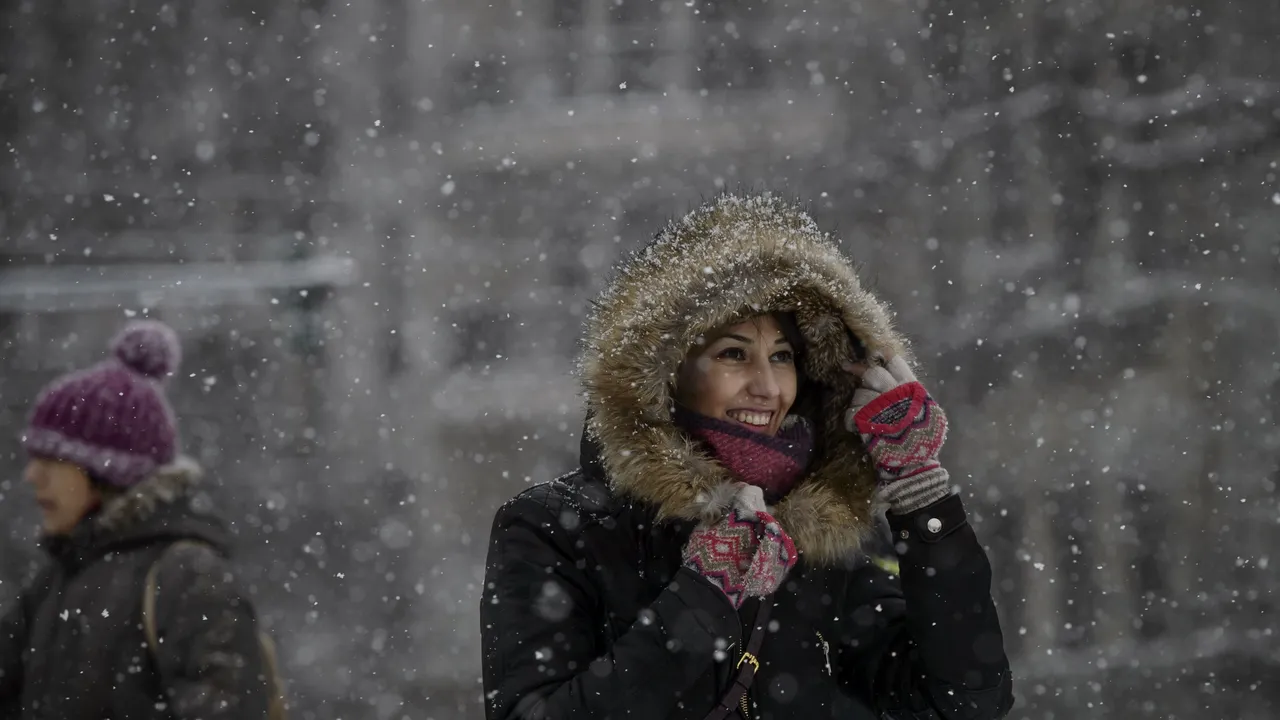 COD GALBEN de ninsori și viscol pentru 14 județe din țară. Avertismentul meteorologilor