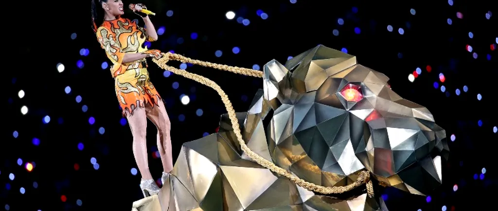 SUPER BOWL 2015. Cântăreața Katy Perry a susținut un show incendiar la gala din acest an